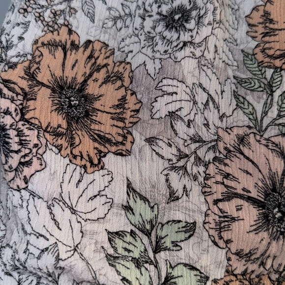 Torrid Floral Peplum Style Top Size 0 - Picture 10 of 10